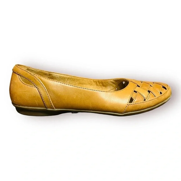 CLARKS WOMEN'S GRACELIN MAZE LOAFER FLAT LEATHER TAN CUSHION SIZE 9.5 - Picture 1 of 11
